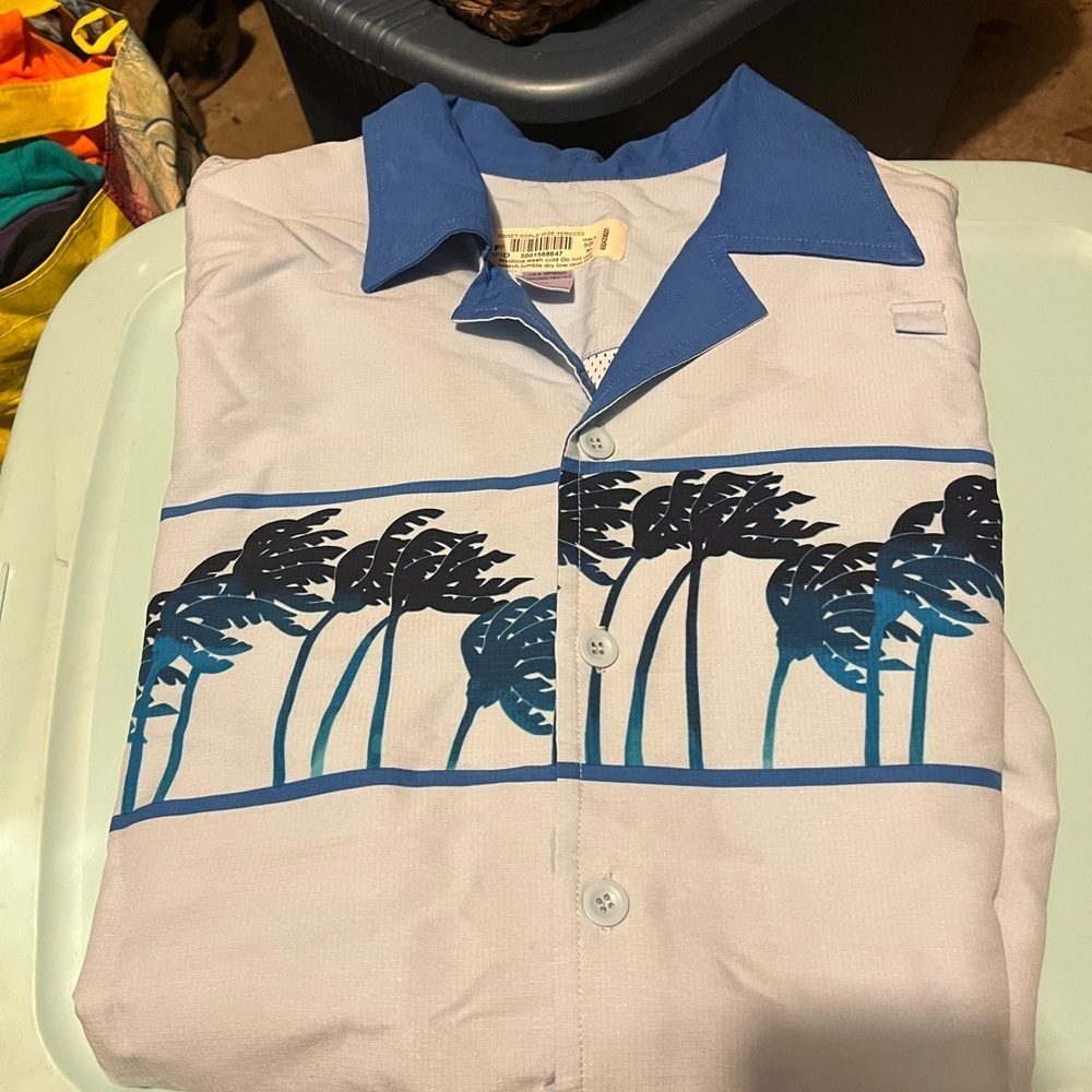 Disney World wide services men’s Hawaiian shirt.  Men’s XL